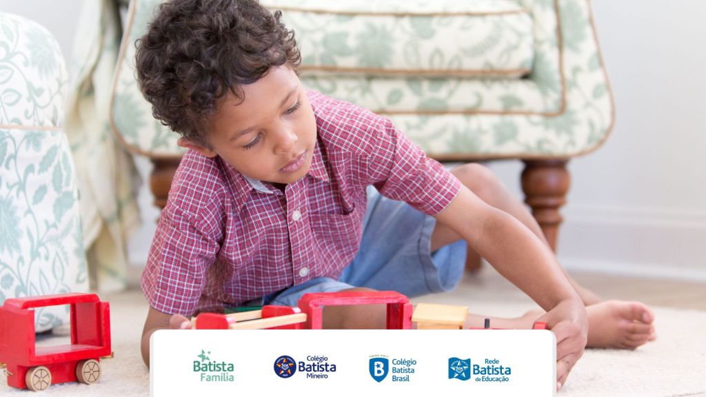 A NECESSIDADE DAS CRIANÇAS DE BRINCAREM SOZINHAS: POR QUE O TÉDIO É UM&nbsp;PRESENTE